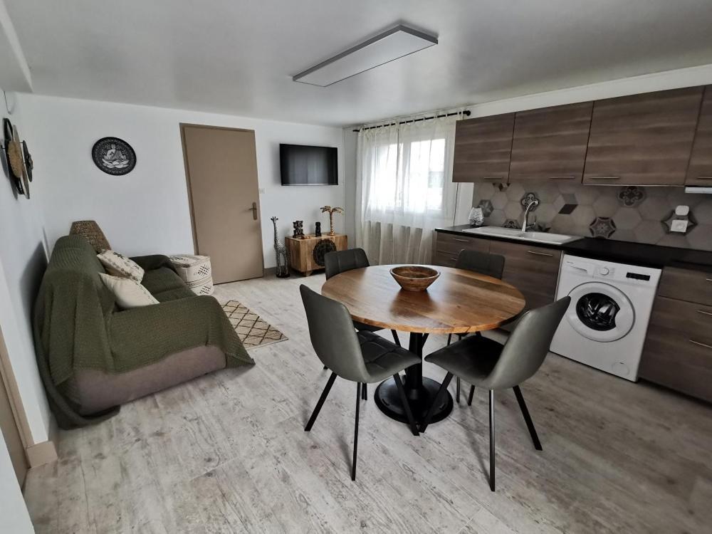 Gite - Chambres D'Hotes La Belle Helene Bressuire Esterno foto