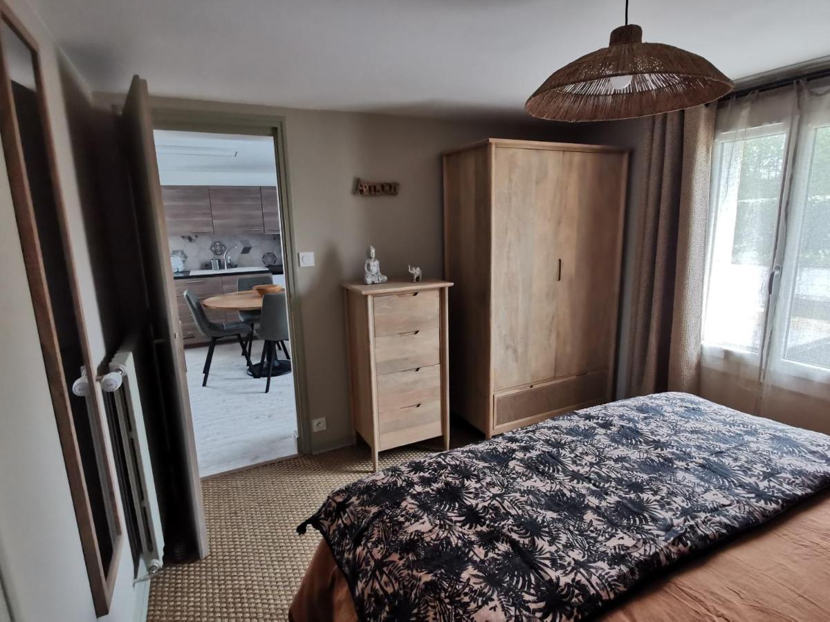 Gite - Chambres D'Hotes La Belle Helene Bressuire Esterno foto