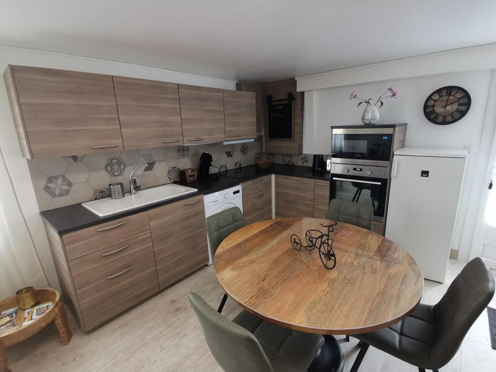 Gite - Chambres D'Hotes La Belle Helene Bressuire Esterno foto