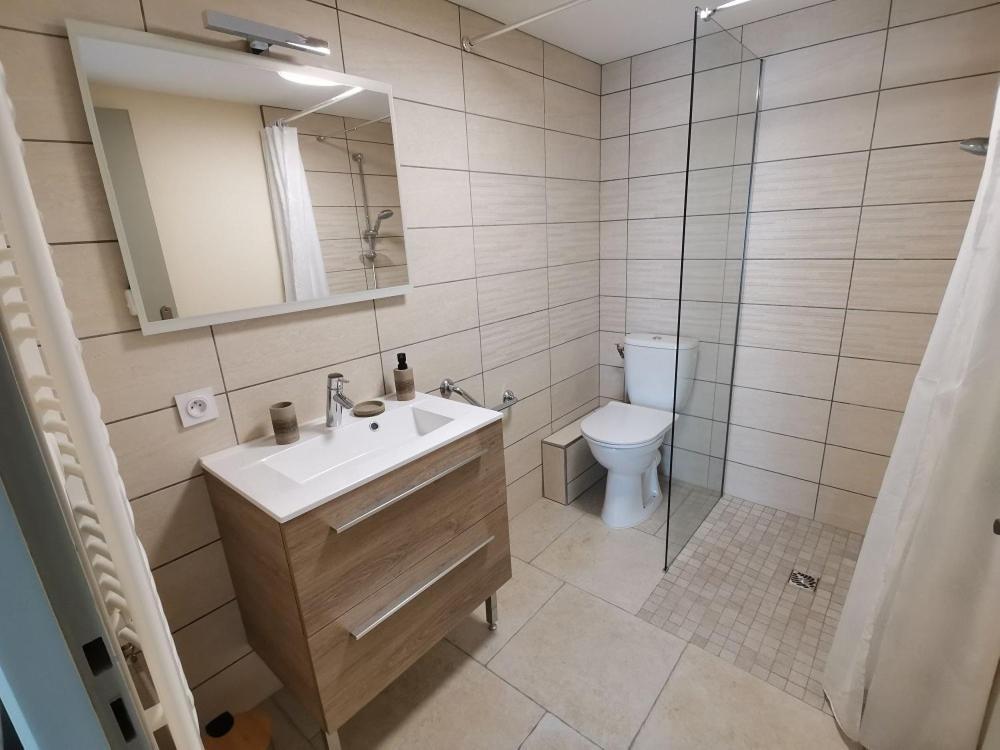 Gite - Chambres D'Hotes La Belle Helene Bressuire Esterno foto